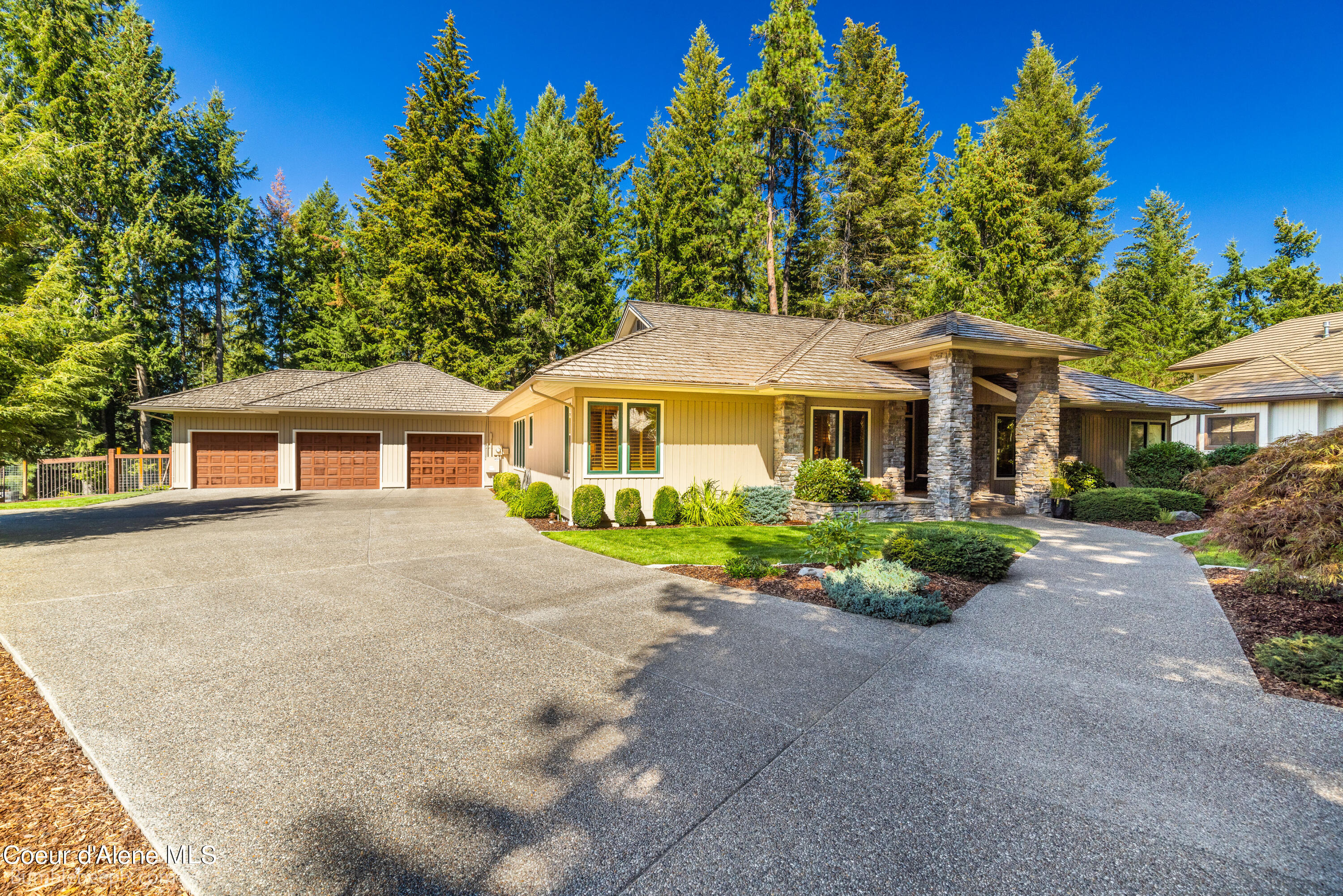 1375 E WOODSTONE DR