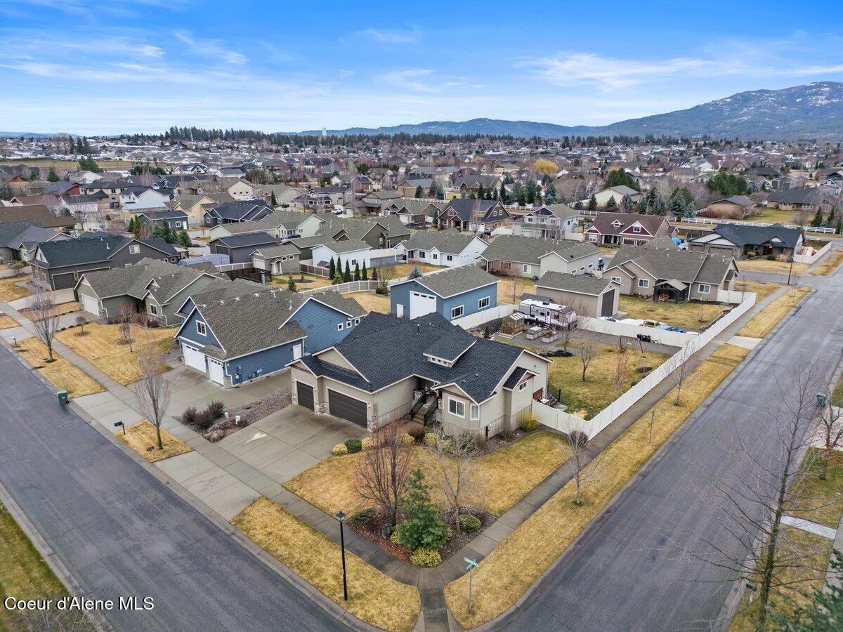 1624 W HYDRILLA AVE