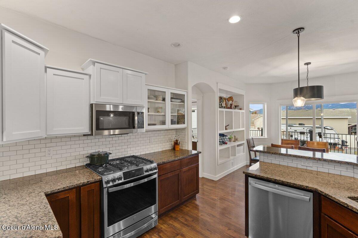 1624 W HYDRILLA AVE