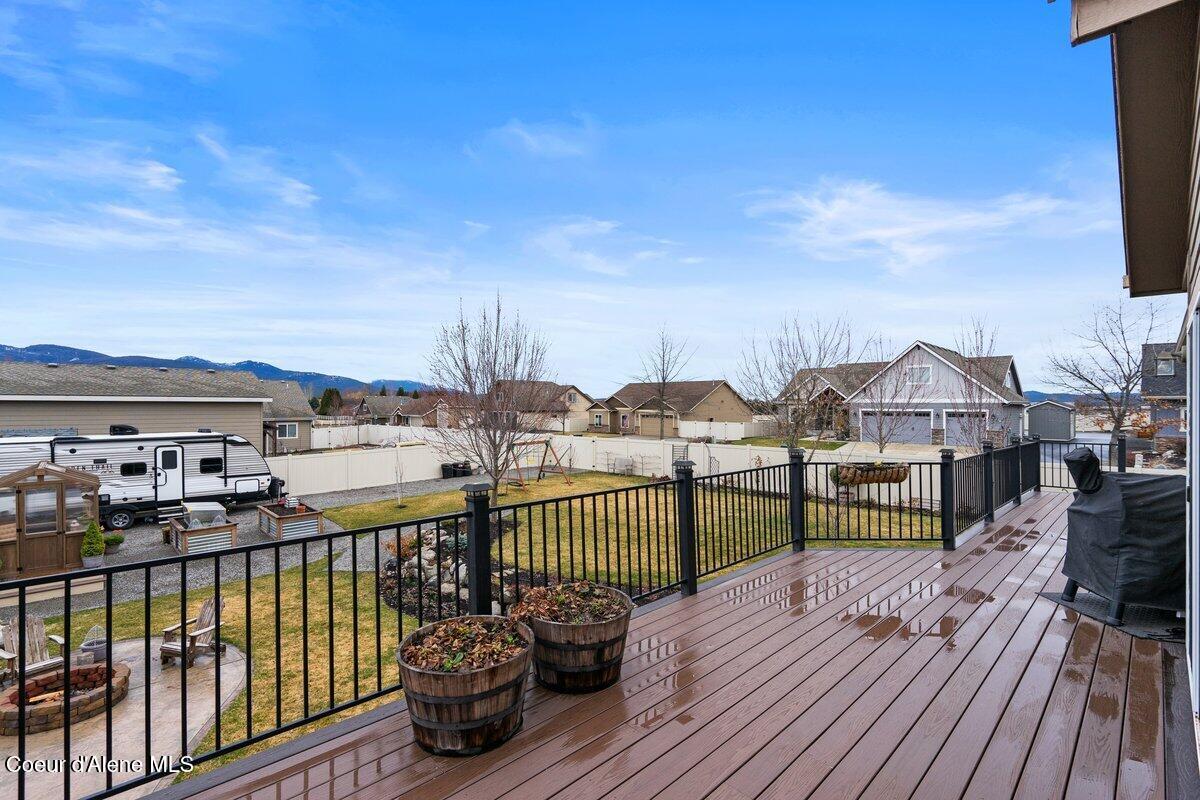1624 W HYDRILLA AVE