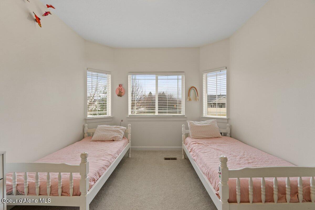 1624 W HYDRILLA AVE