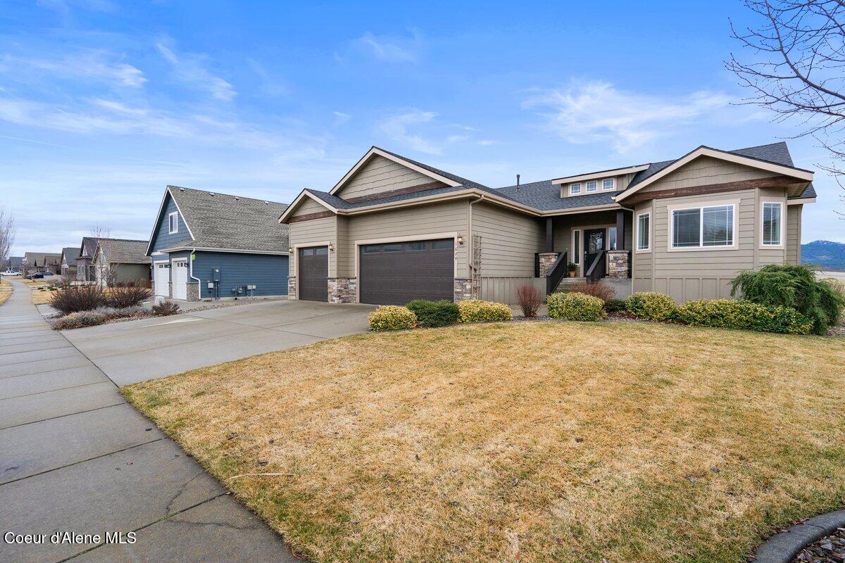 1624 W HYDRILLA AVE