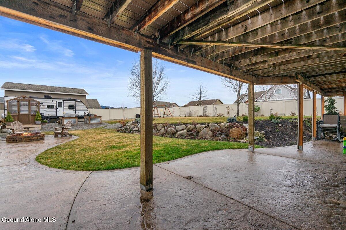 1624 W HYDRILLA AVE