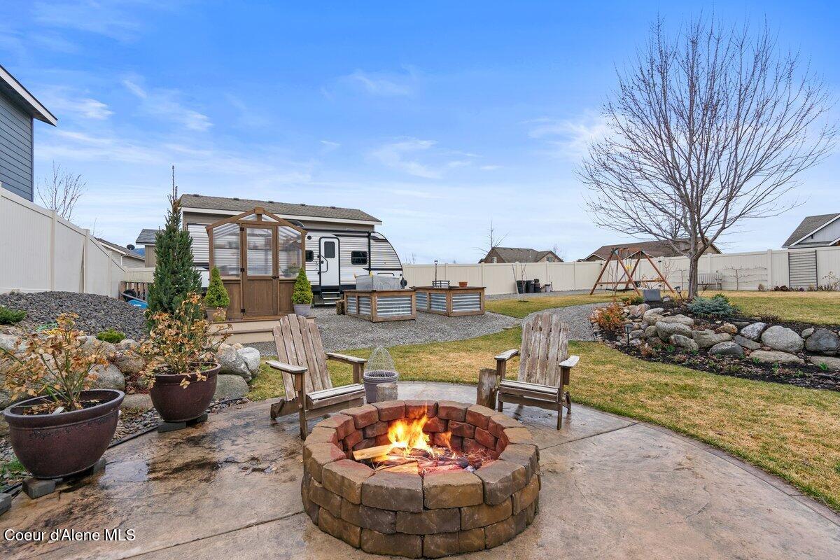 1624 W HYDRILLA AVE