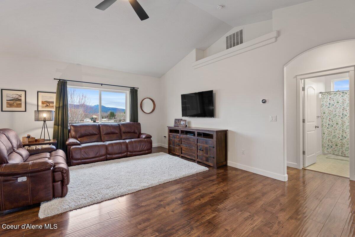 1624 W HYDRILLA AVE