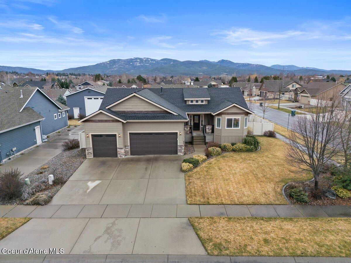 1624 W HYDRILLA AVE