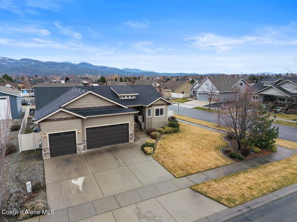 1624 W HYDRILLA AVE