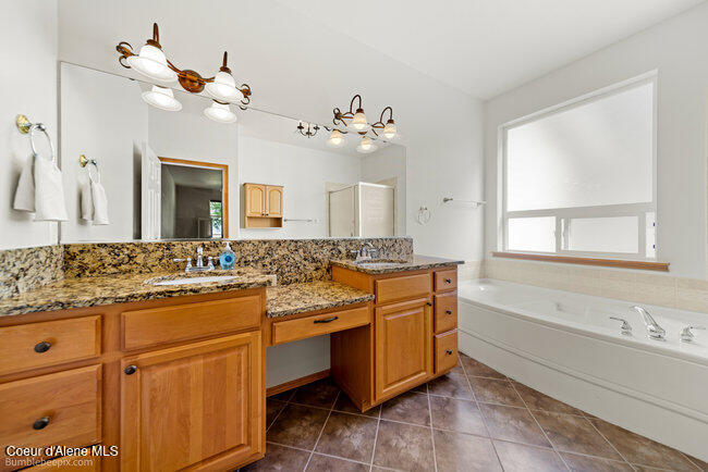 5067 E MOSSBERG CIR