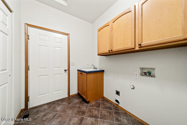 5067 E MOSSBERG CIR