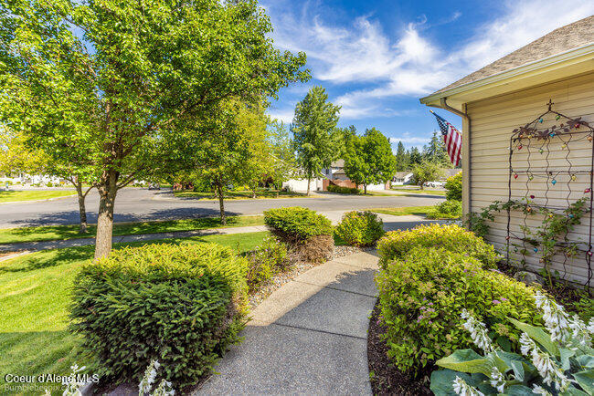 5067 E MOSSBERG CIR