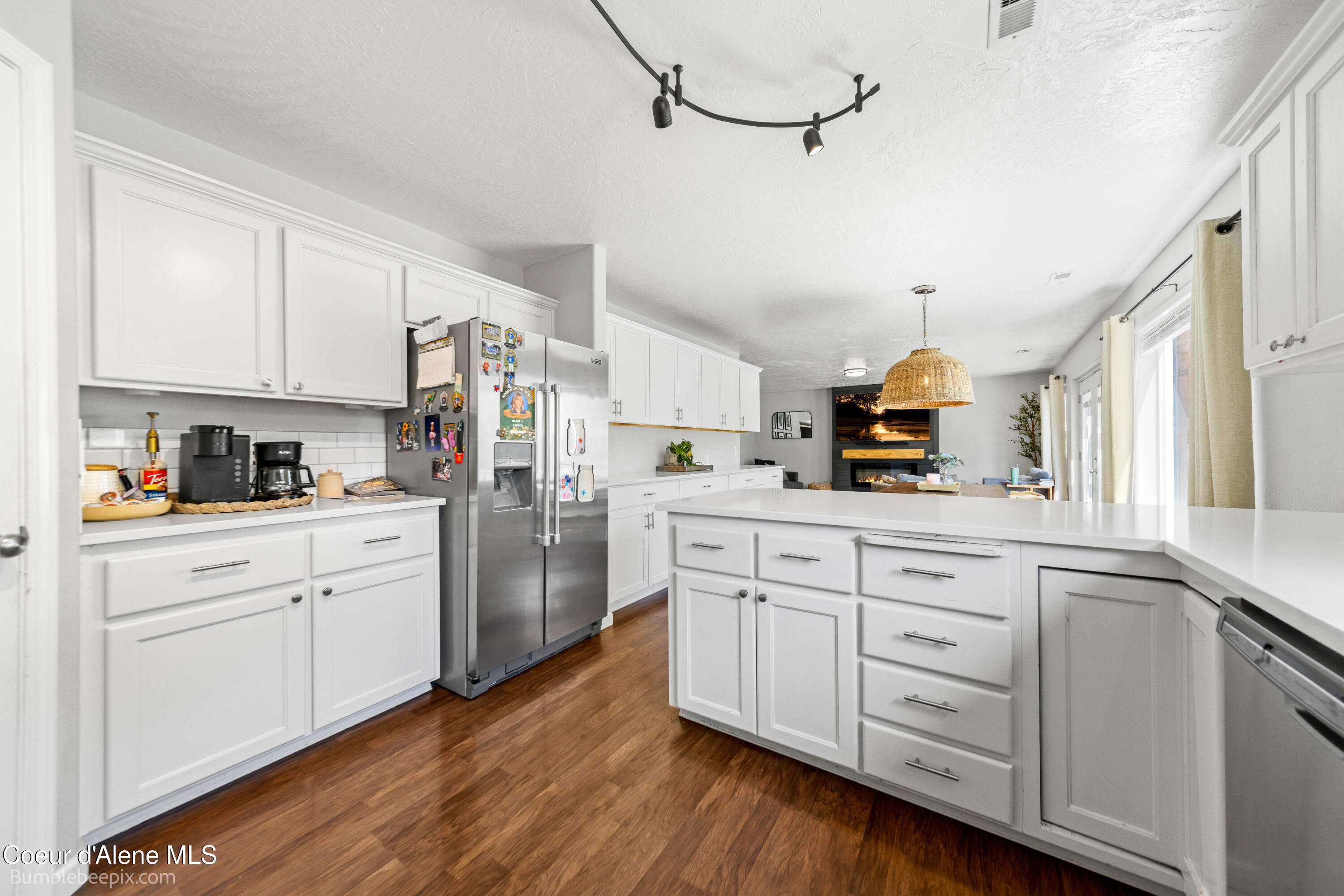 1540 N Gemstone PL