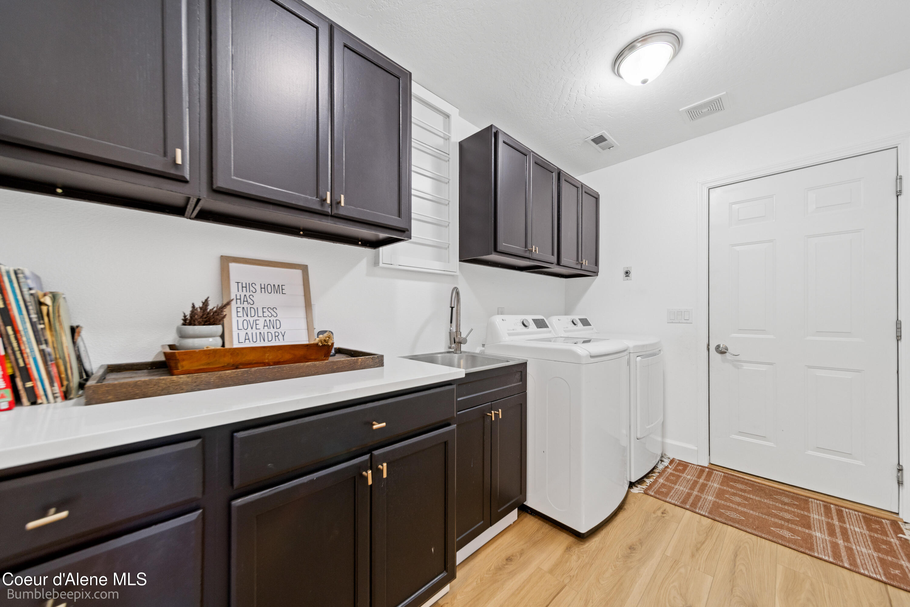 1540 N Gemstone PL