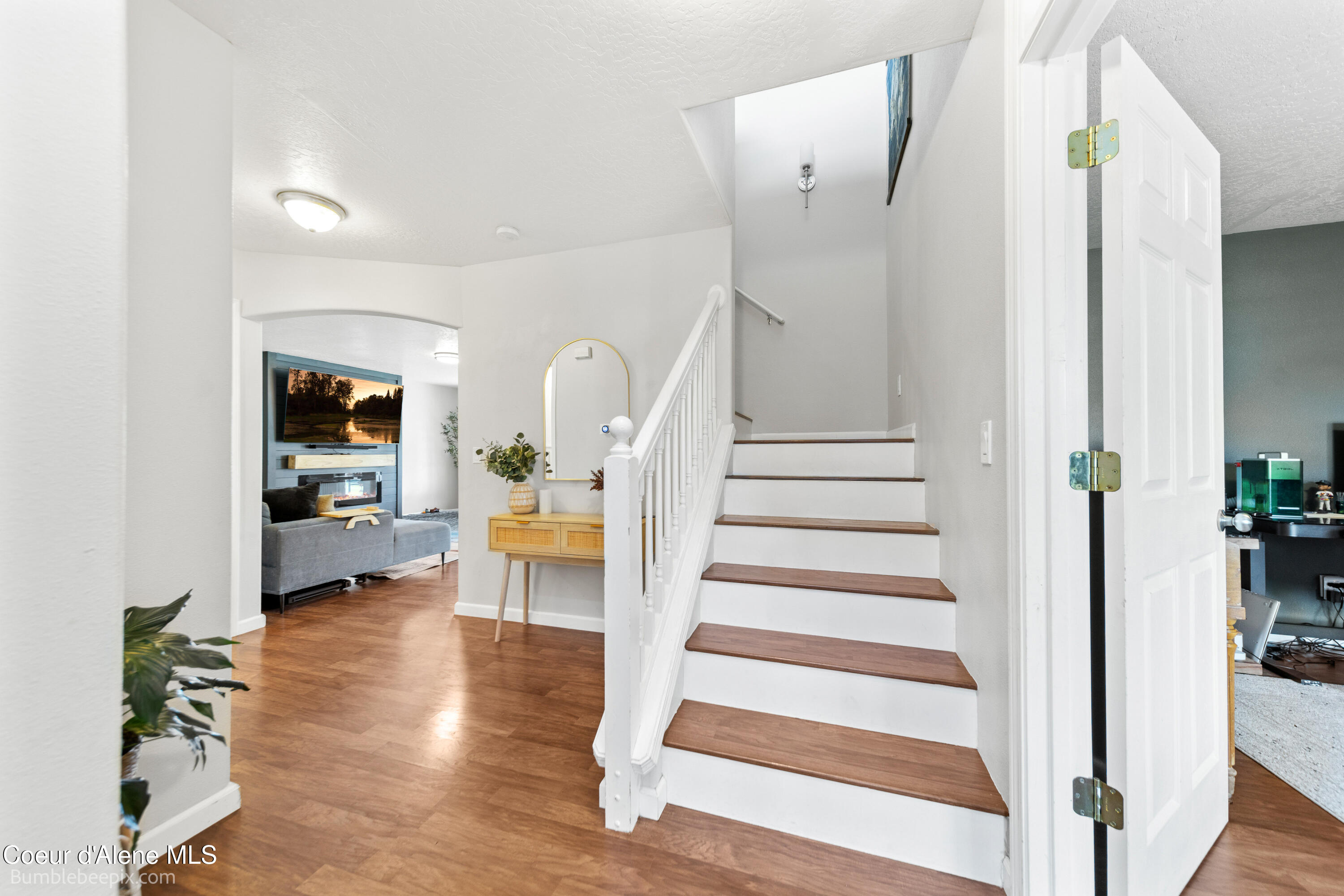 1540 N Gemstone PL