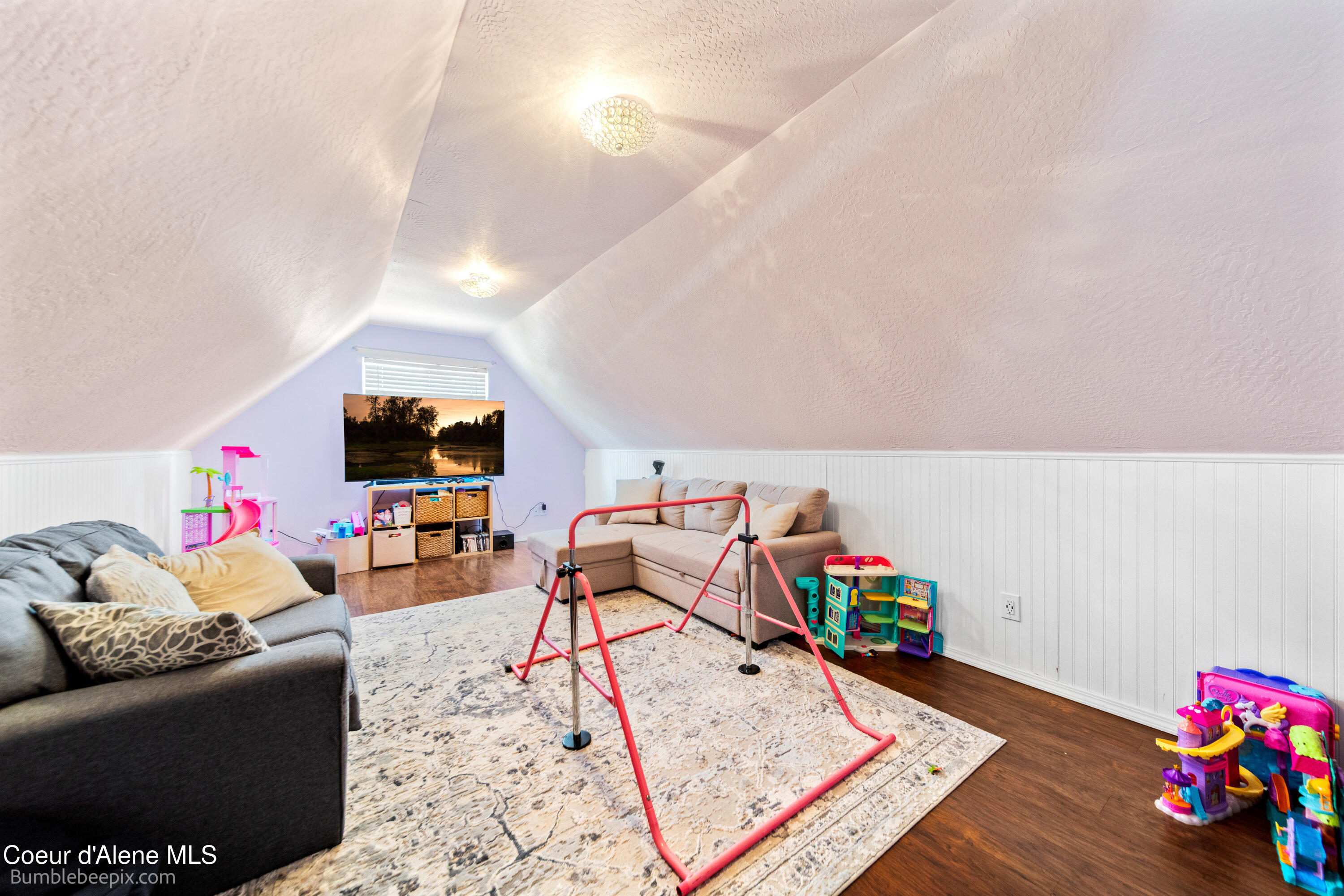 1540 N Gemstone PL