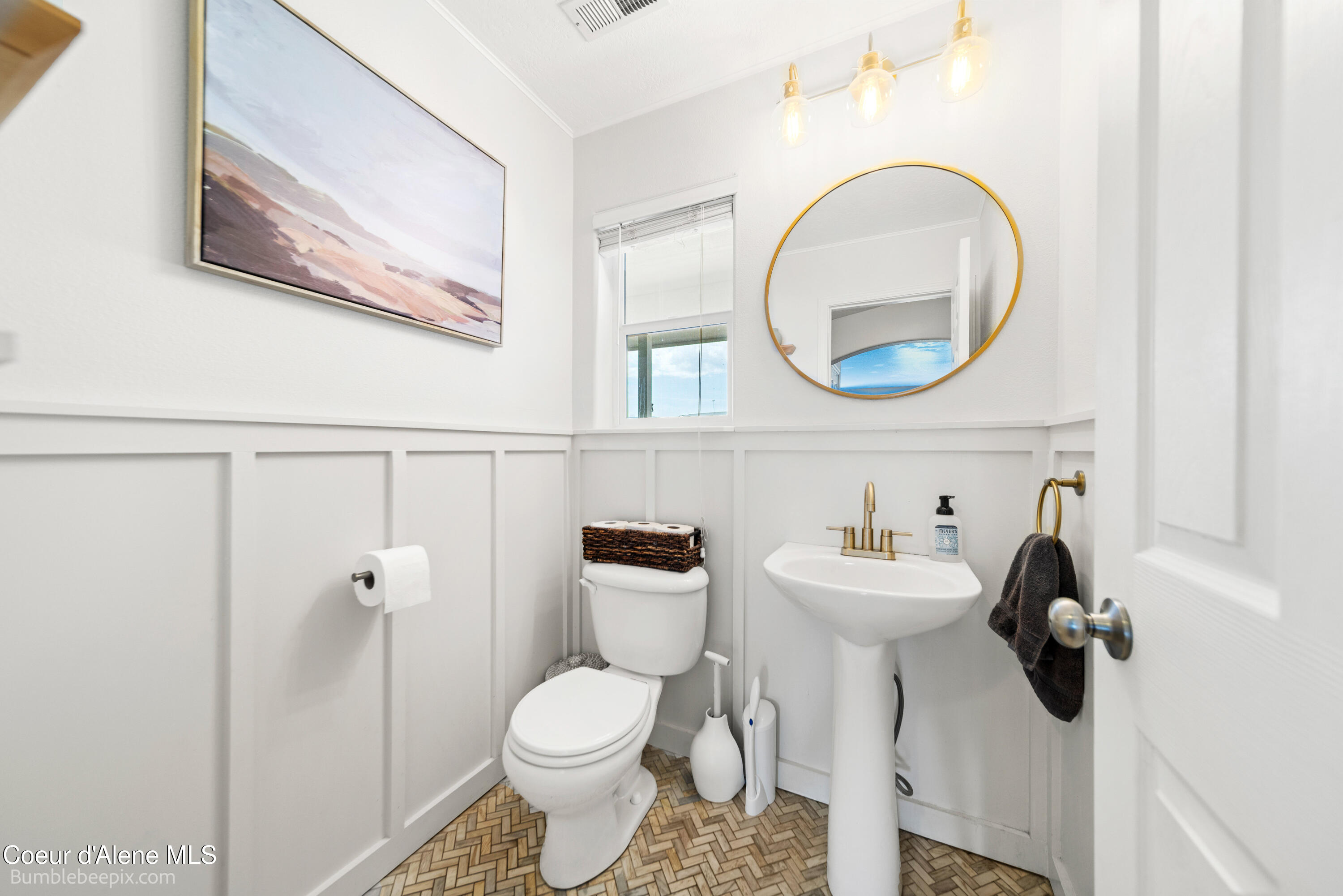 1540 N Gemstone PL