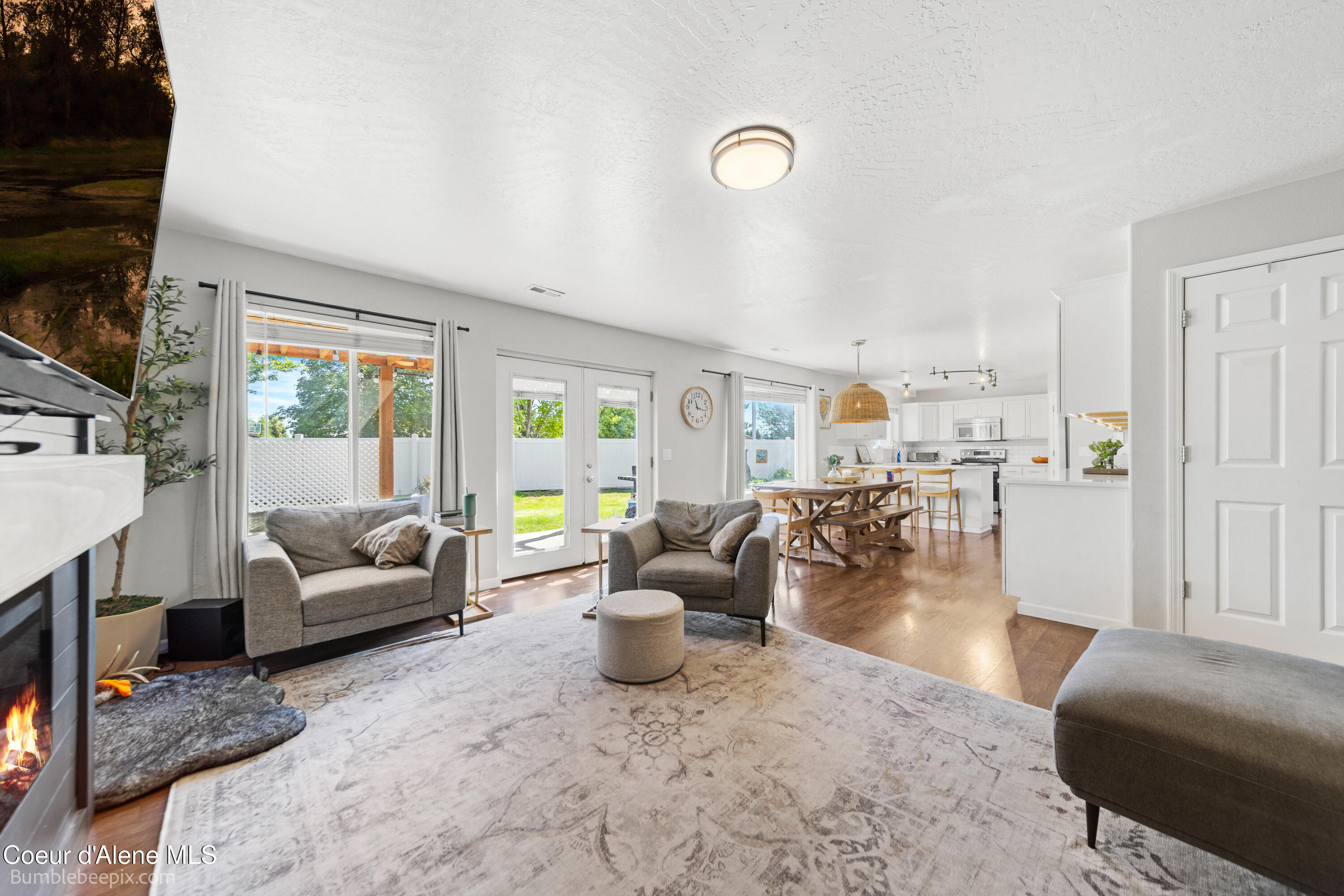 1540 N Gemstone PL