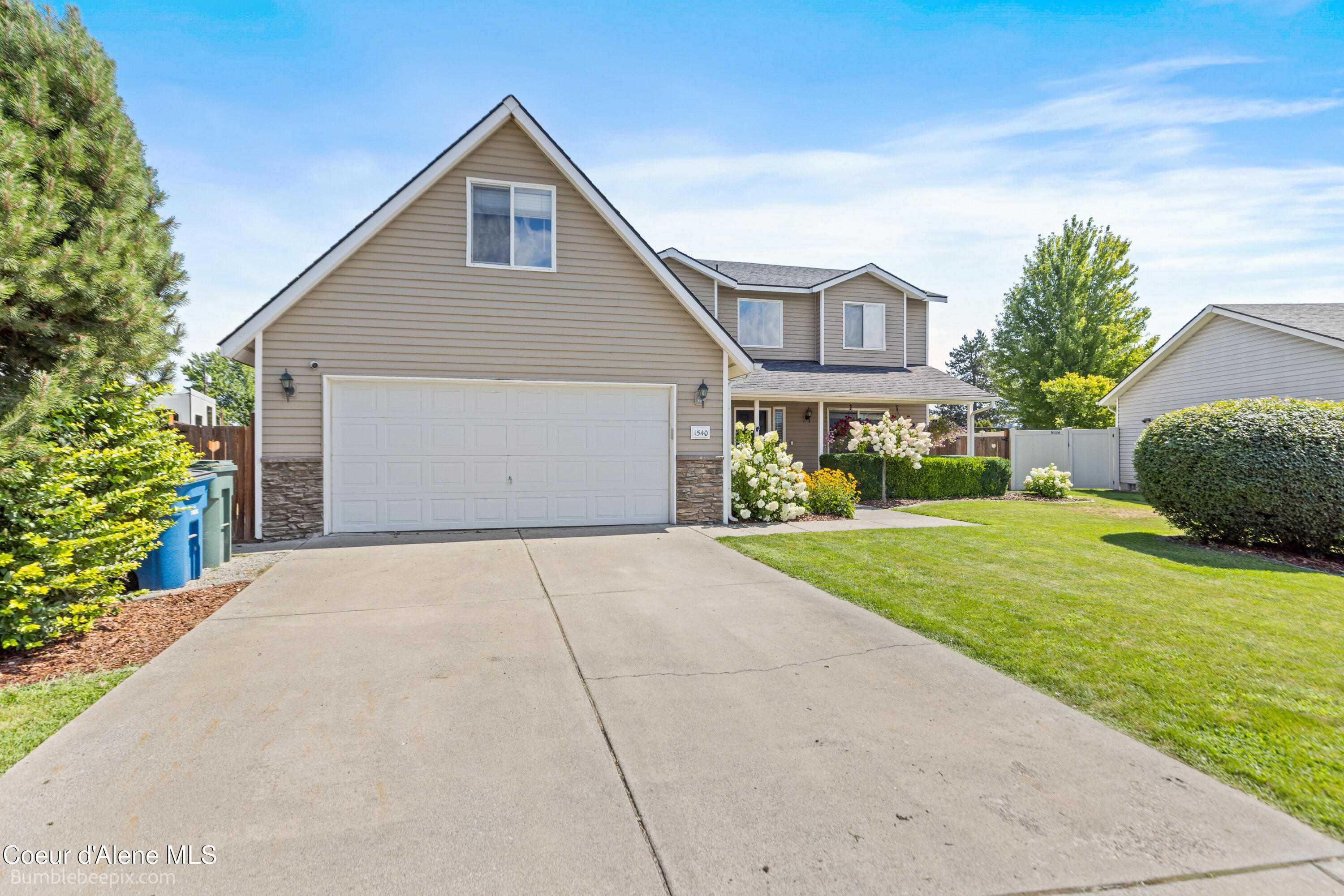 1540 N Gemstone PL