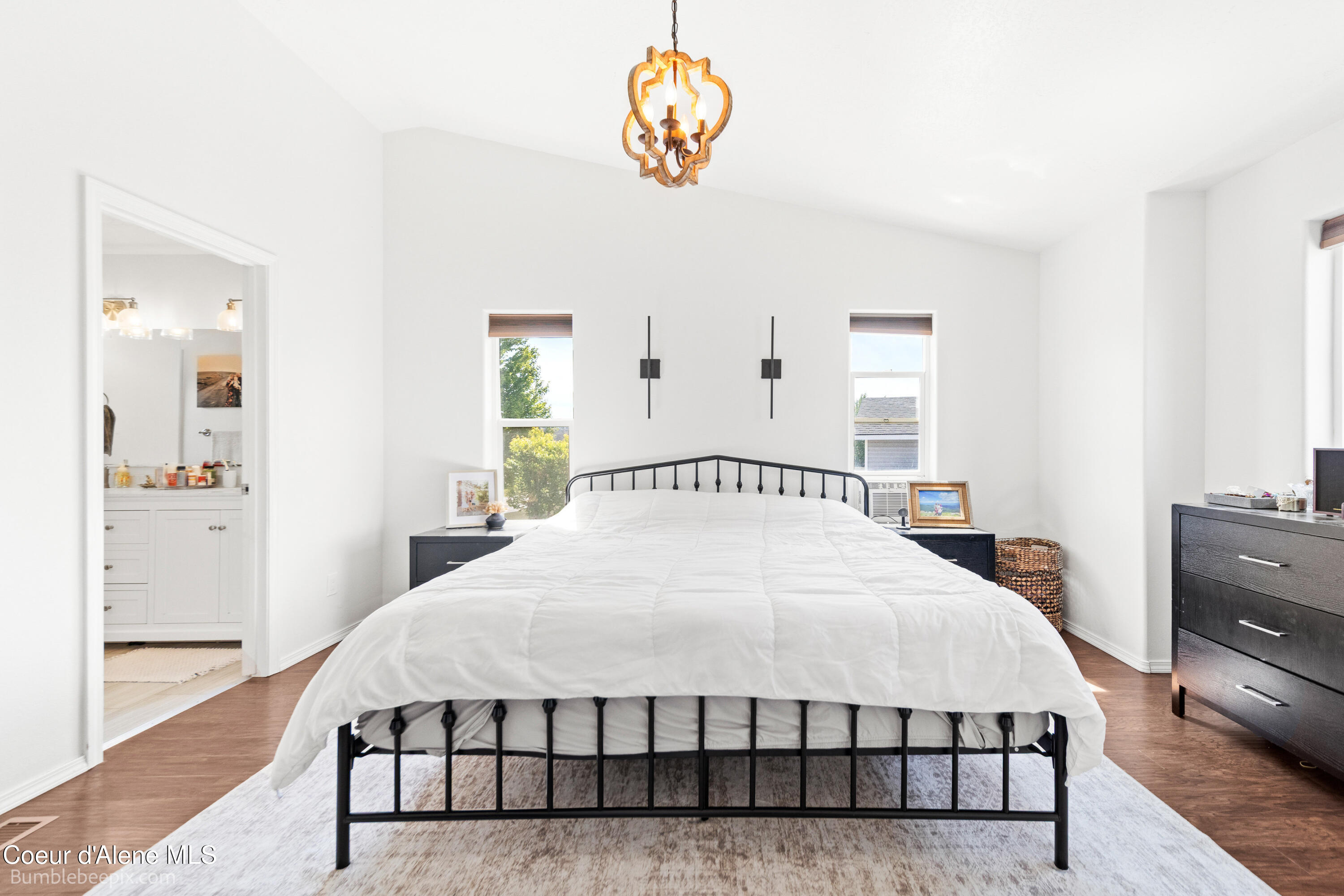 1540 N Gemstone PL