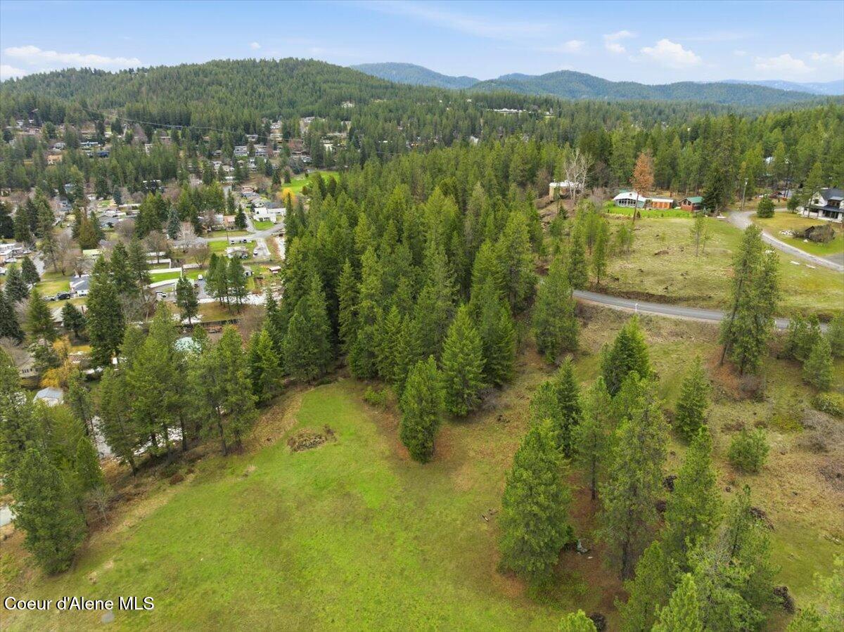 2586 E Fernan Hill RD, Coeur d'Alene