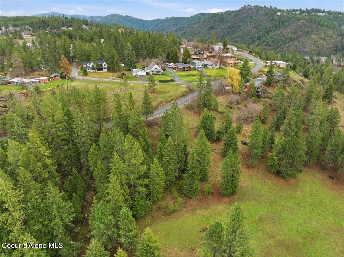 2586 E Fernan Hill RD, Coeur d'Alene