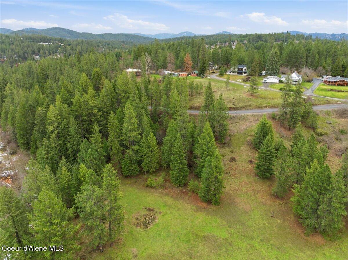 2586 E Fernan Hill RD, Coeur d'Alene