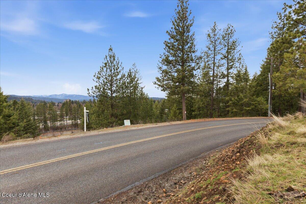 2586 E Fernan Hill RD, Coeur d'Alene