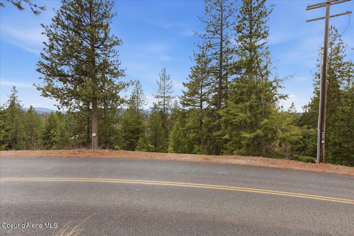 2586 E Fernan Hill RD, Coeur d'Alene