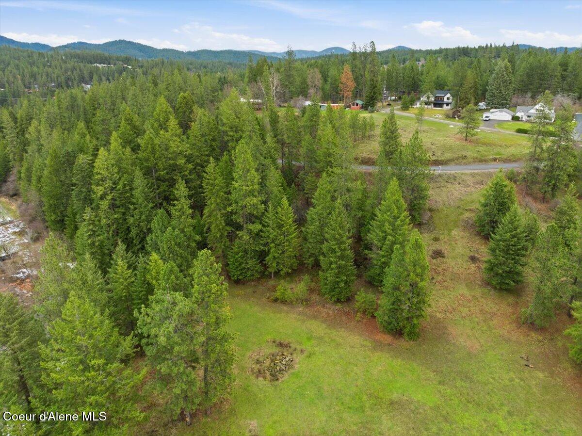 2586 E Fernan Hill RD, Coeur d'Alene