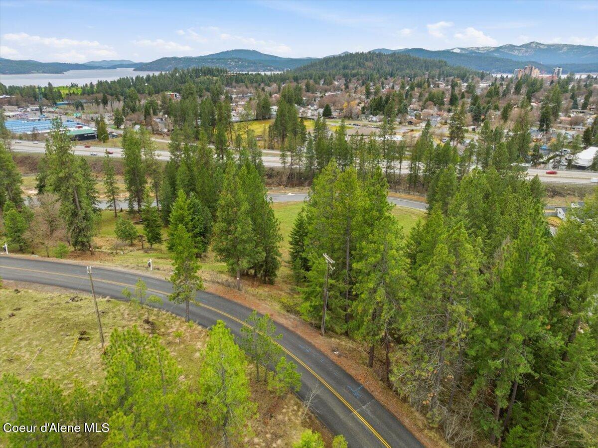 2586 E Fernan Hill RD, Coeur d'Alene
