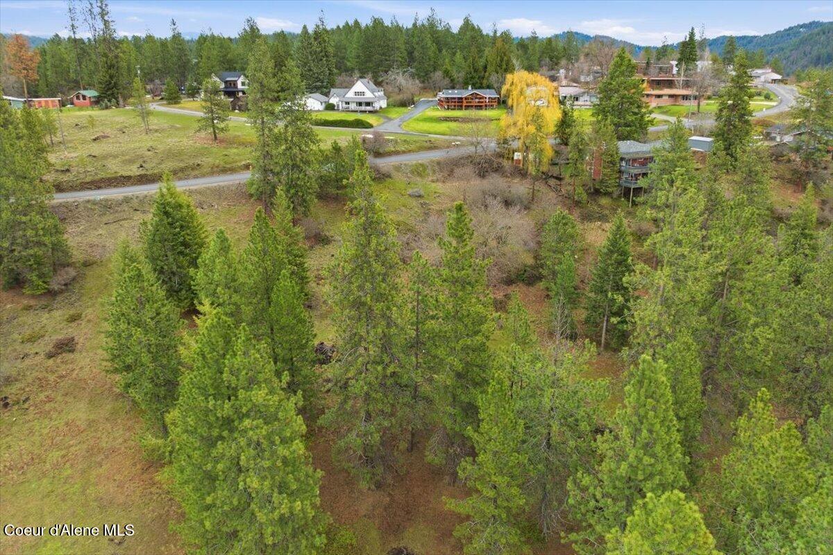 2594 E Fernan Hill RD, Coeur d'Alene