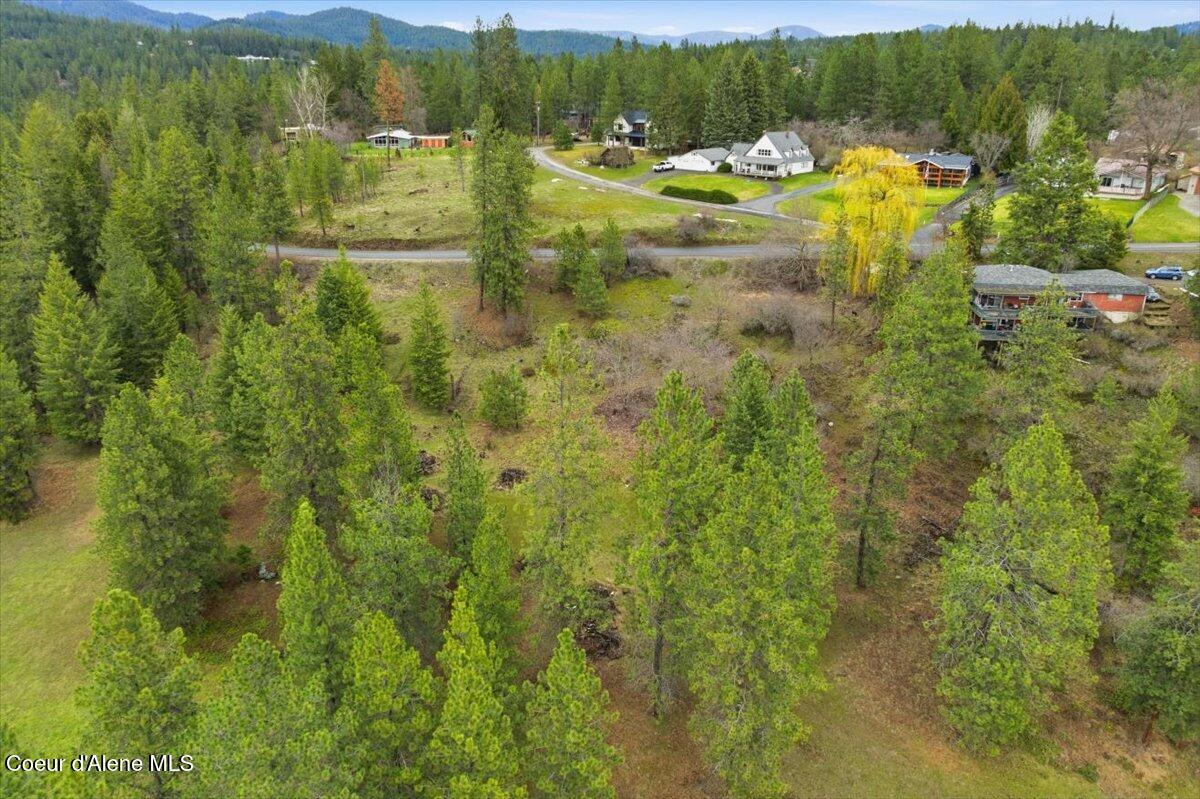 2594 E Fernan Hill RD, Coeur d'Alene