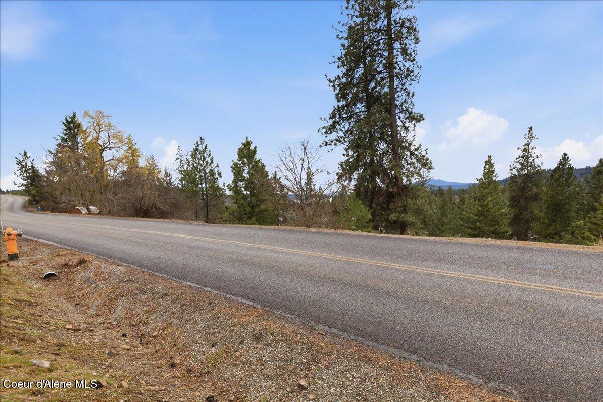 2594 E Fernan Hill RD, Coeur d'Alene