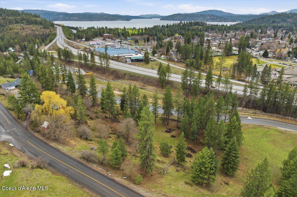 2594 E Fernan Hill RD, Coeur d'Alene