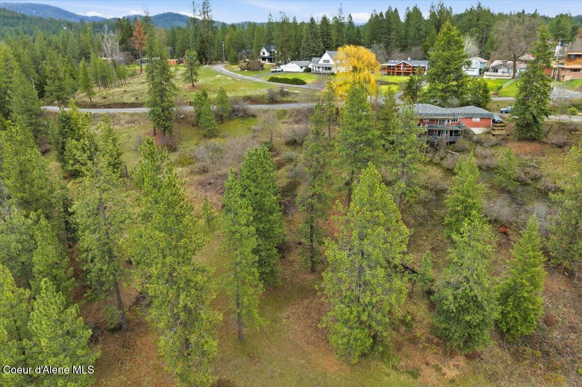2594 E Fernan Hill RD, Coeur d'Alene