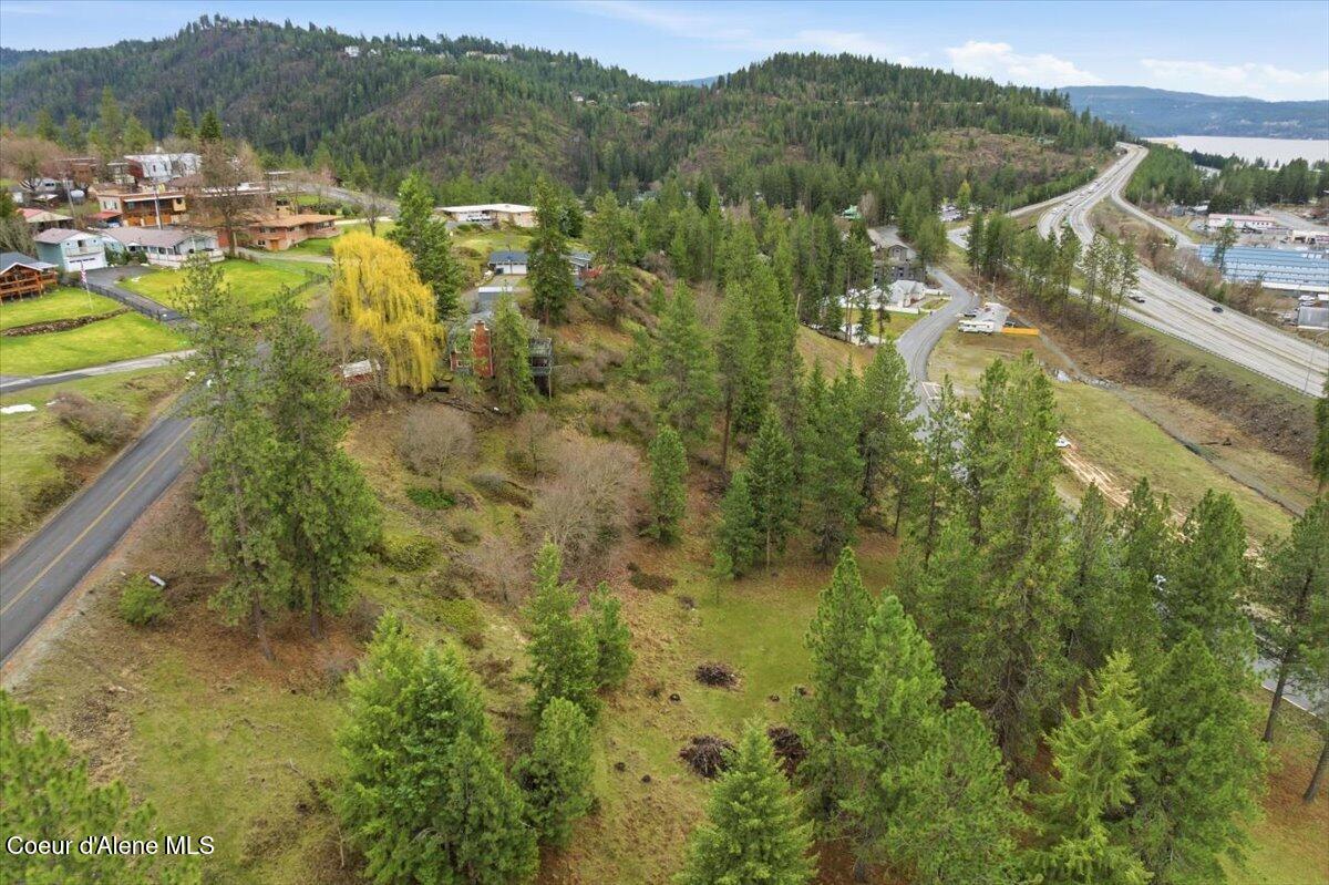 2594 E Fernan Hill RD, Coeur d'Alene
