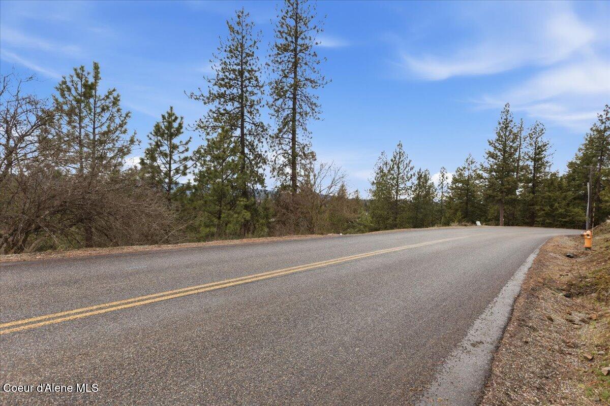 2594 E Fernan Hill RD, Coeur d'Alene