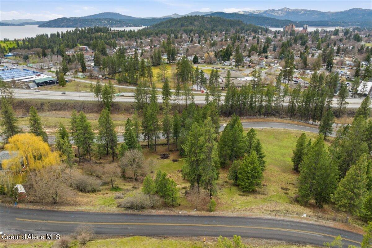 2594 E Fernan Hill RD, Coeur d'Alene