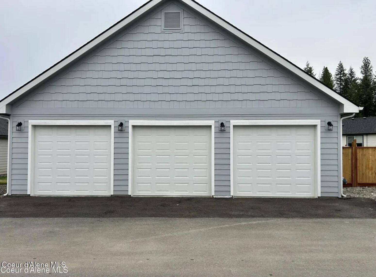 484 E Paintbrush AVE