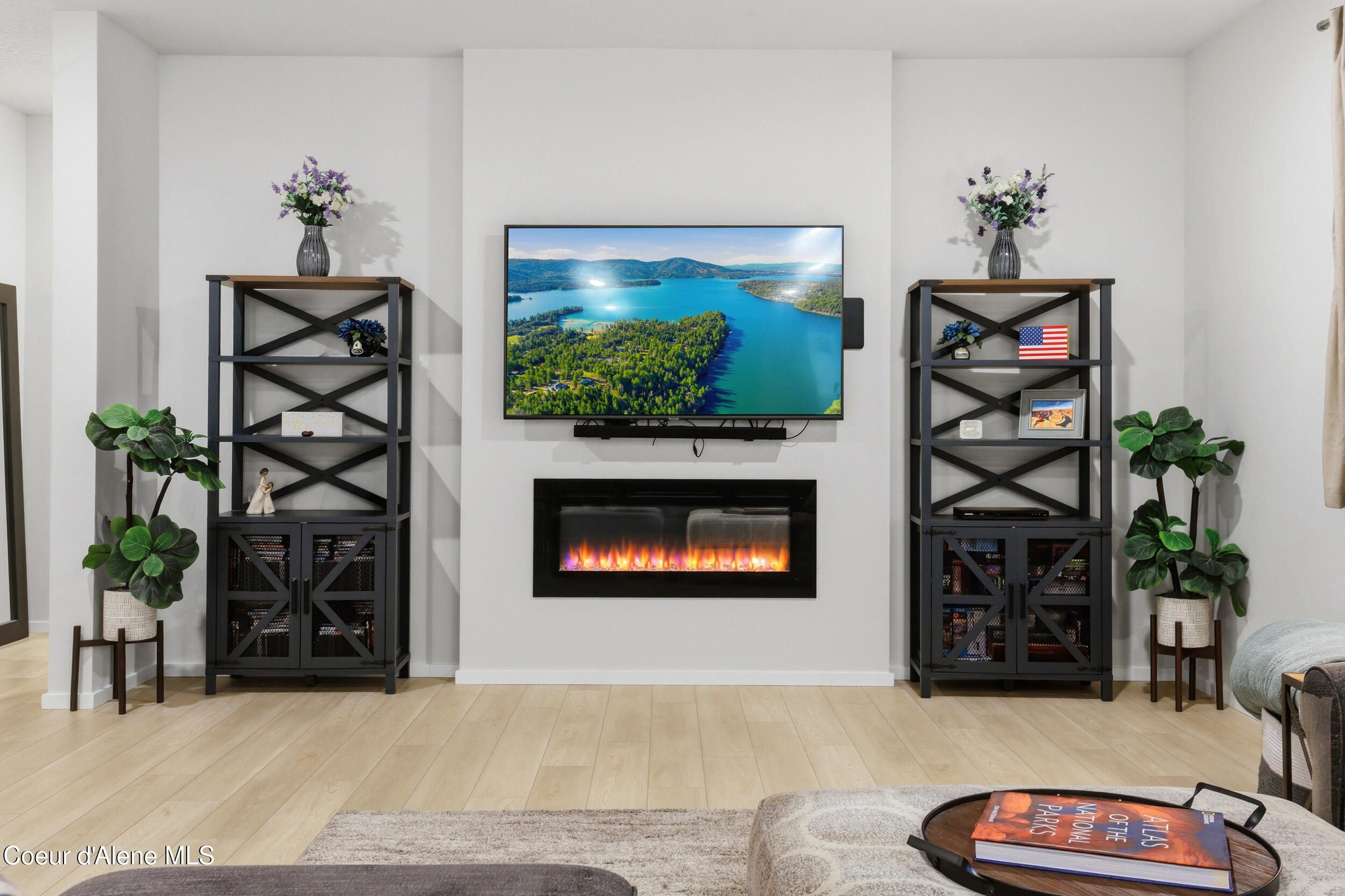 248 E Sandmyrtle AVE