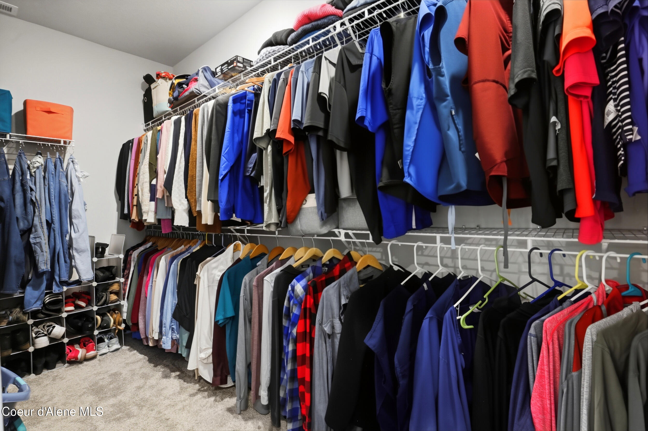 248 E Sandmyrtle AVE