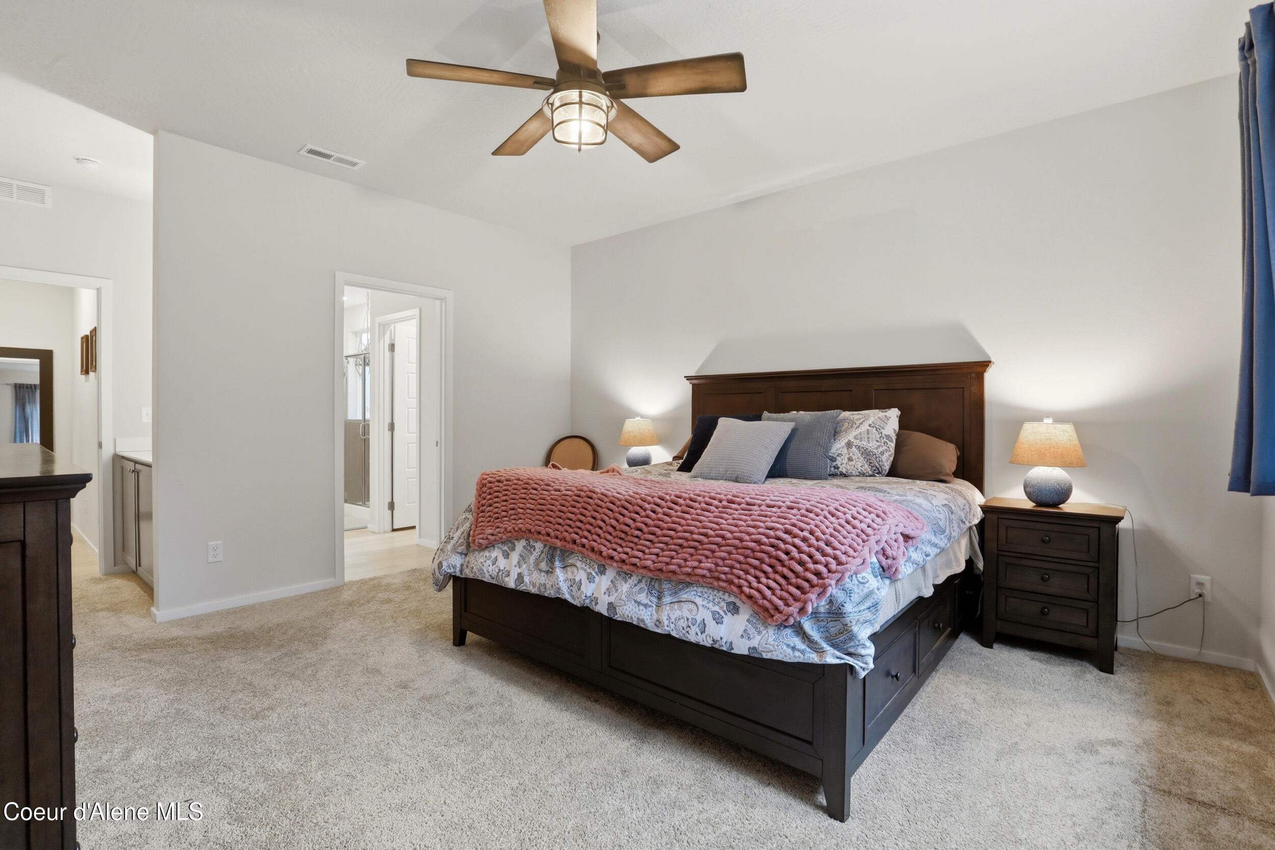 248 E Sandmyrtle AVE