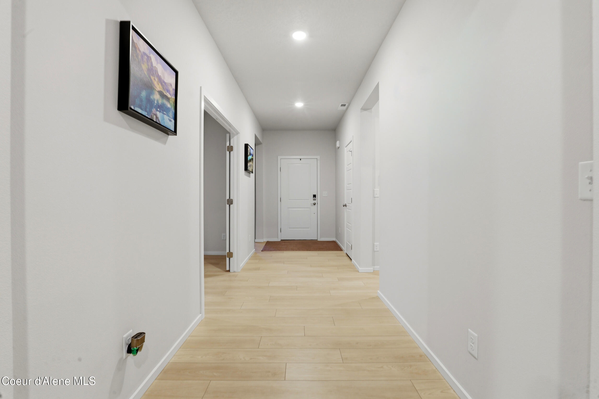 248 E Sandmyrtle AVE