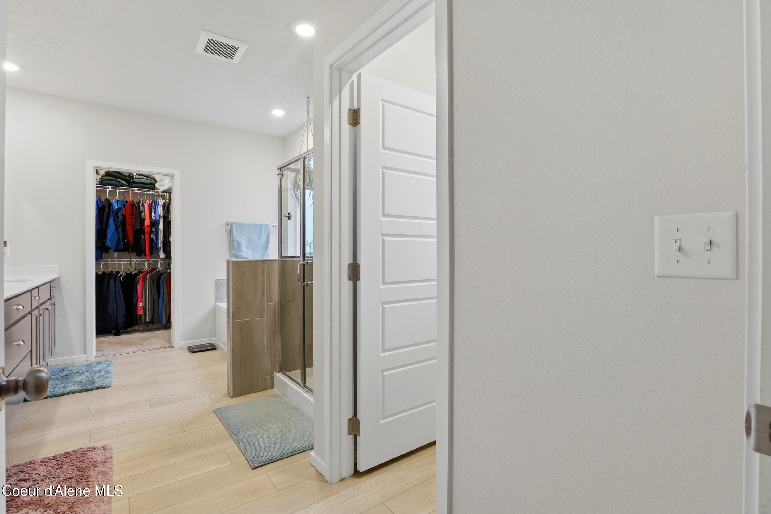 248 E Sandmyrtle AVE