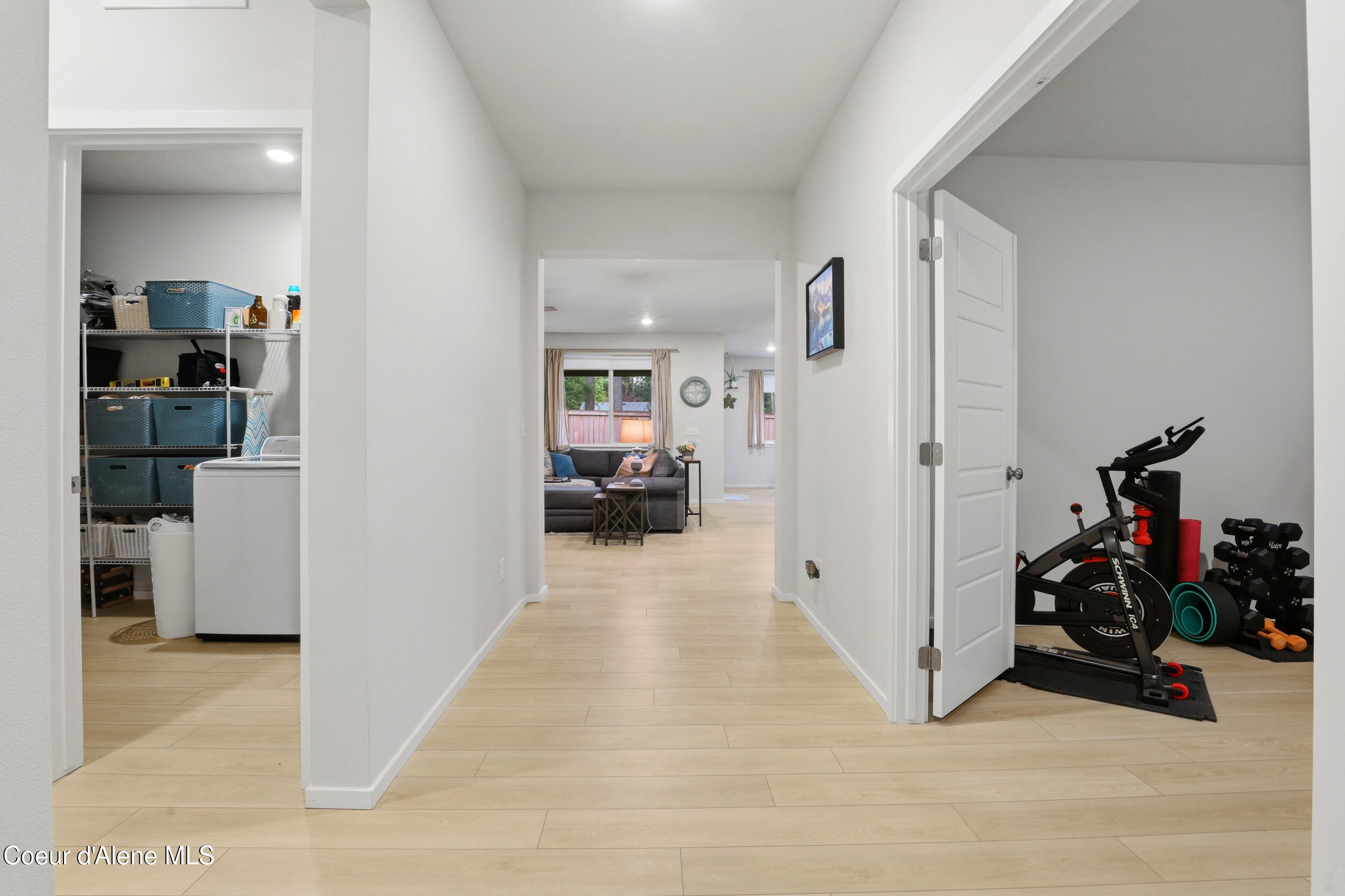 248 E Sandmyrtle AVE