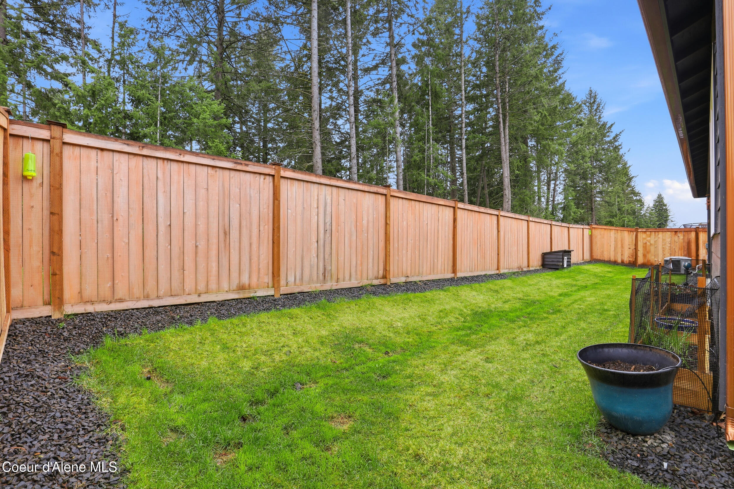 248 E Sandmyrtle AVE