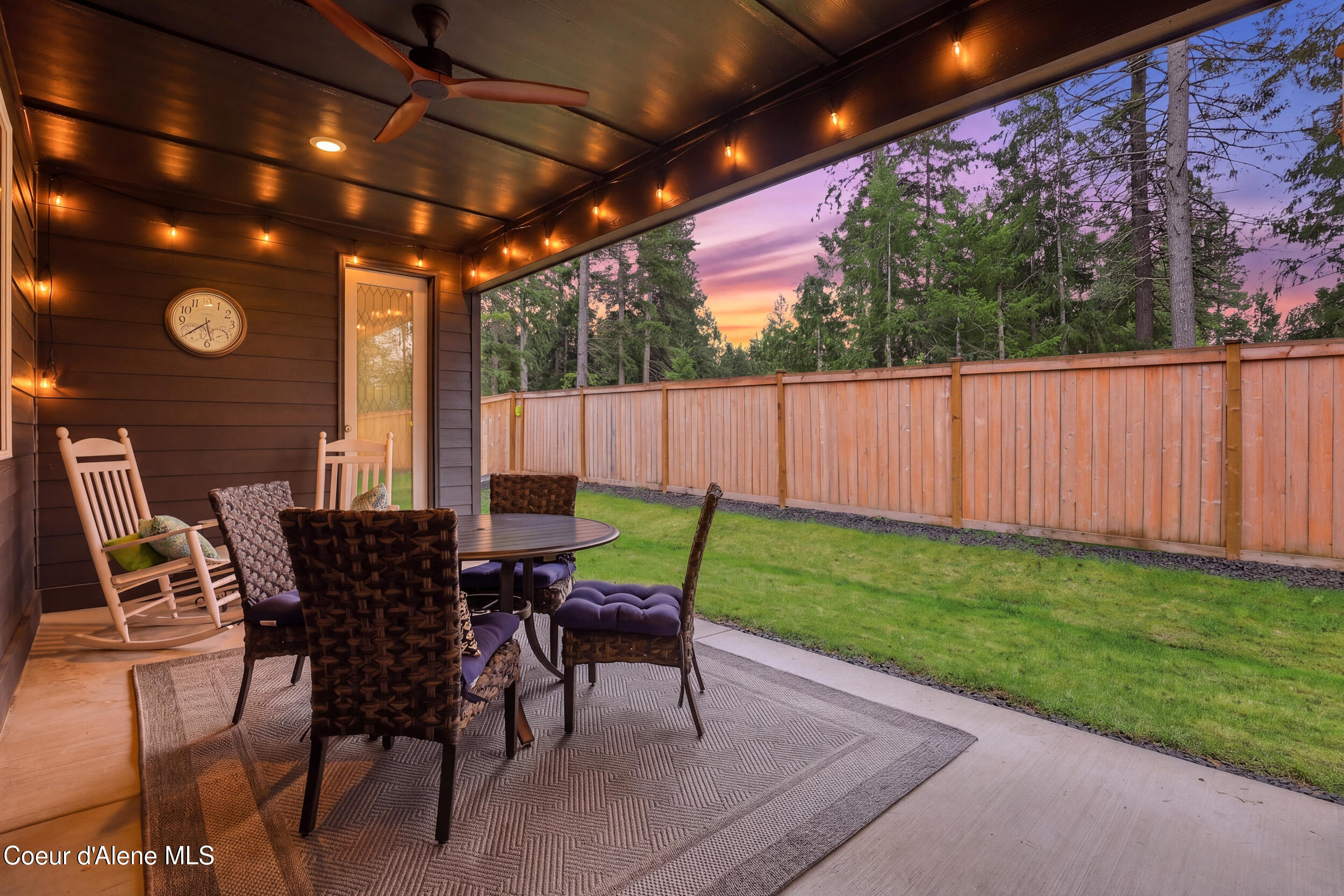 248 E Sandmyrtle AVE