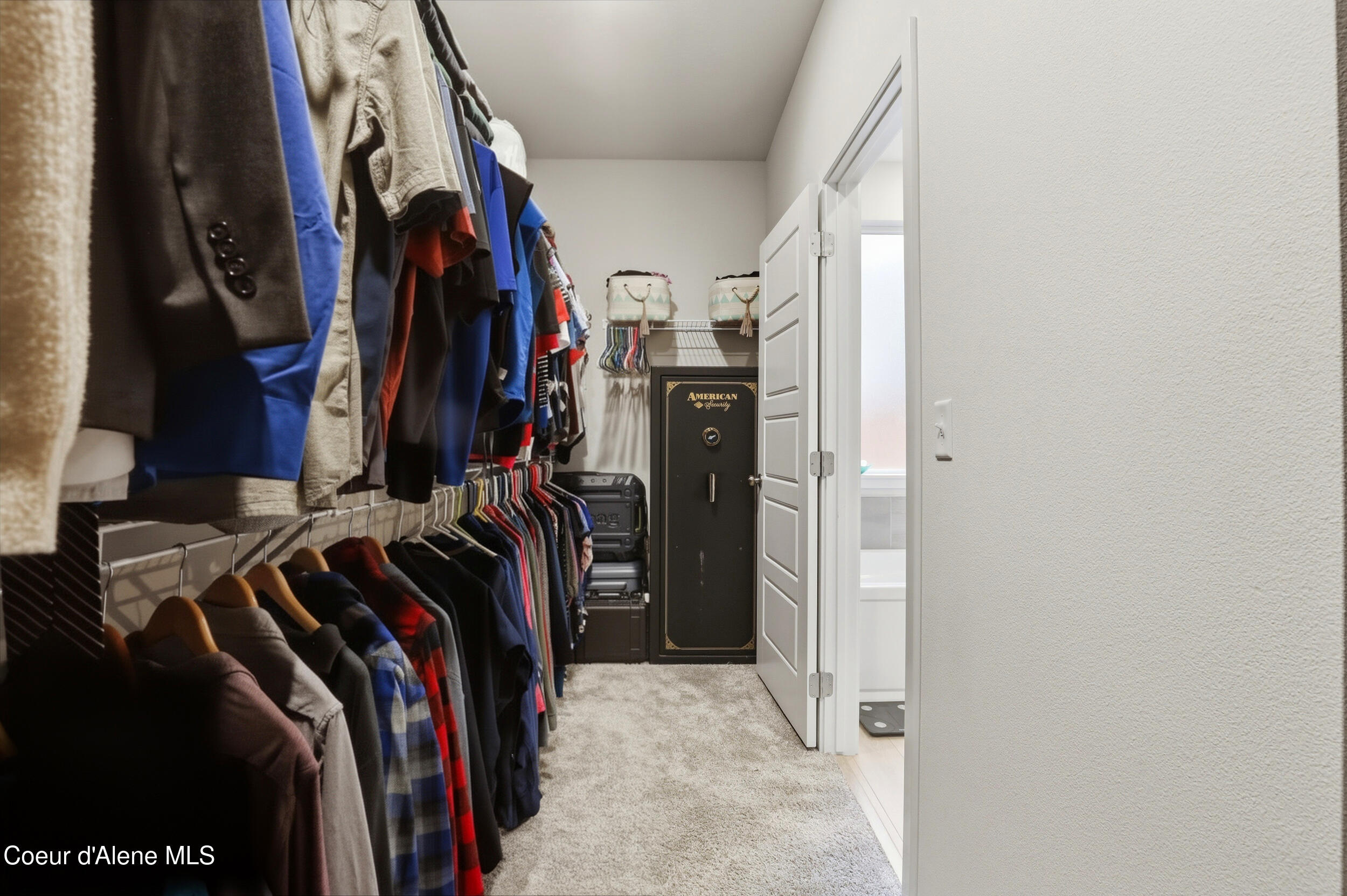 248 E Sandmyrtle AVE