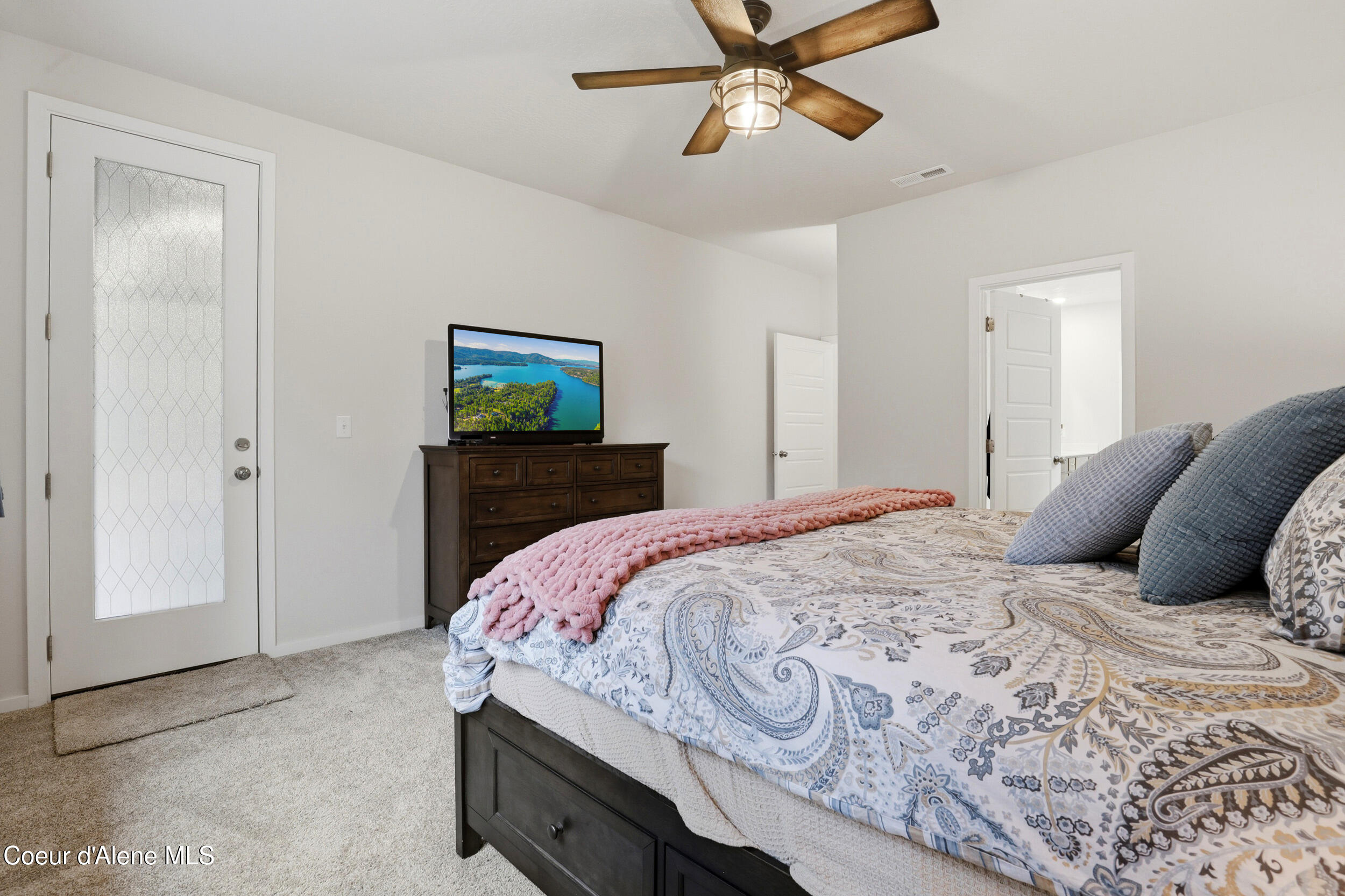 248 E Sandmyrtle AVE