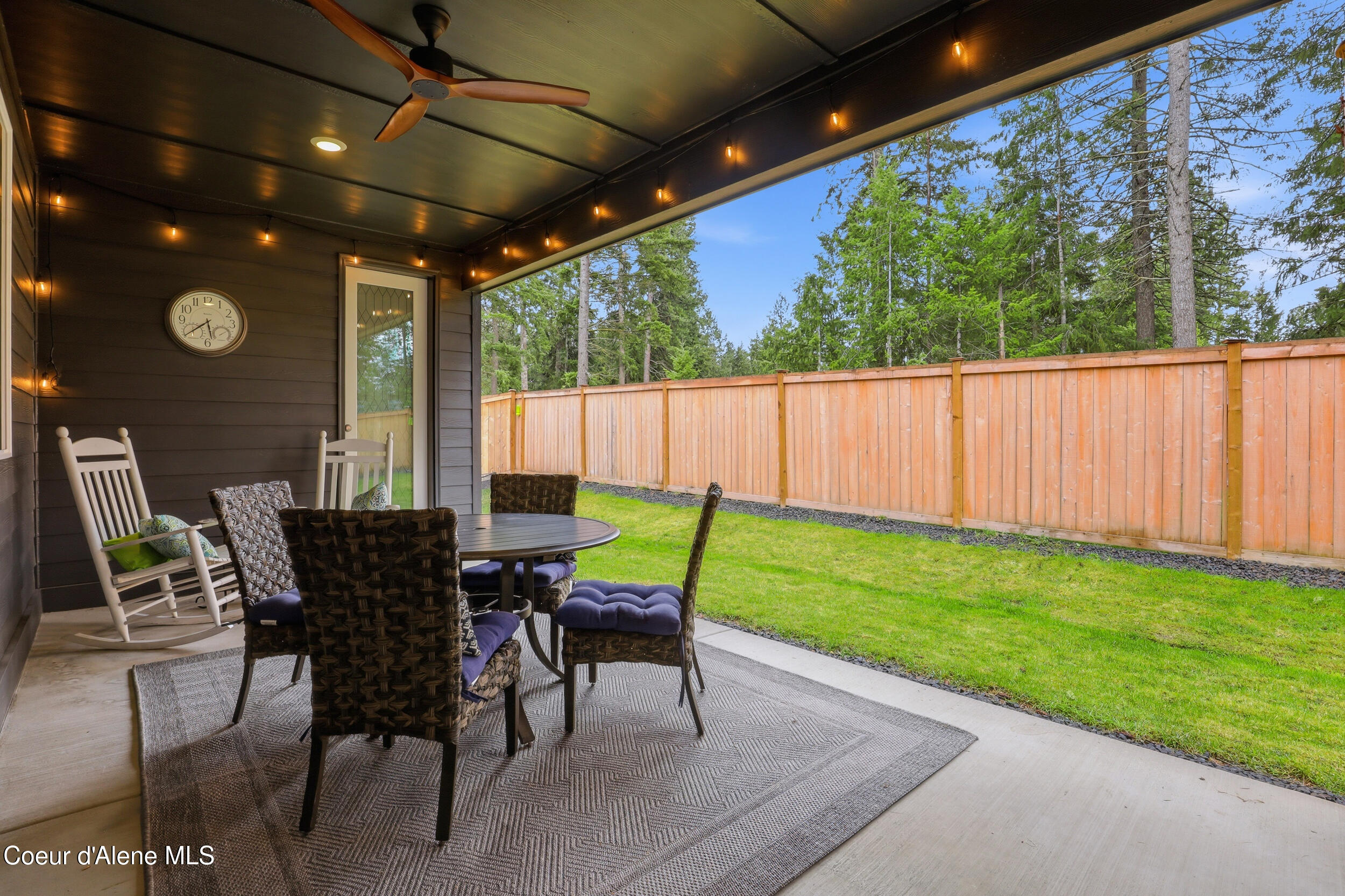 248 E Sandmyrtle AVE