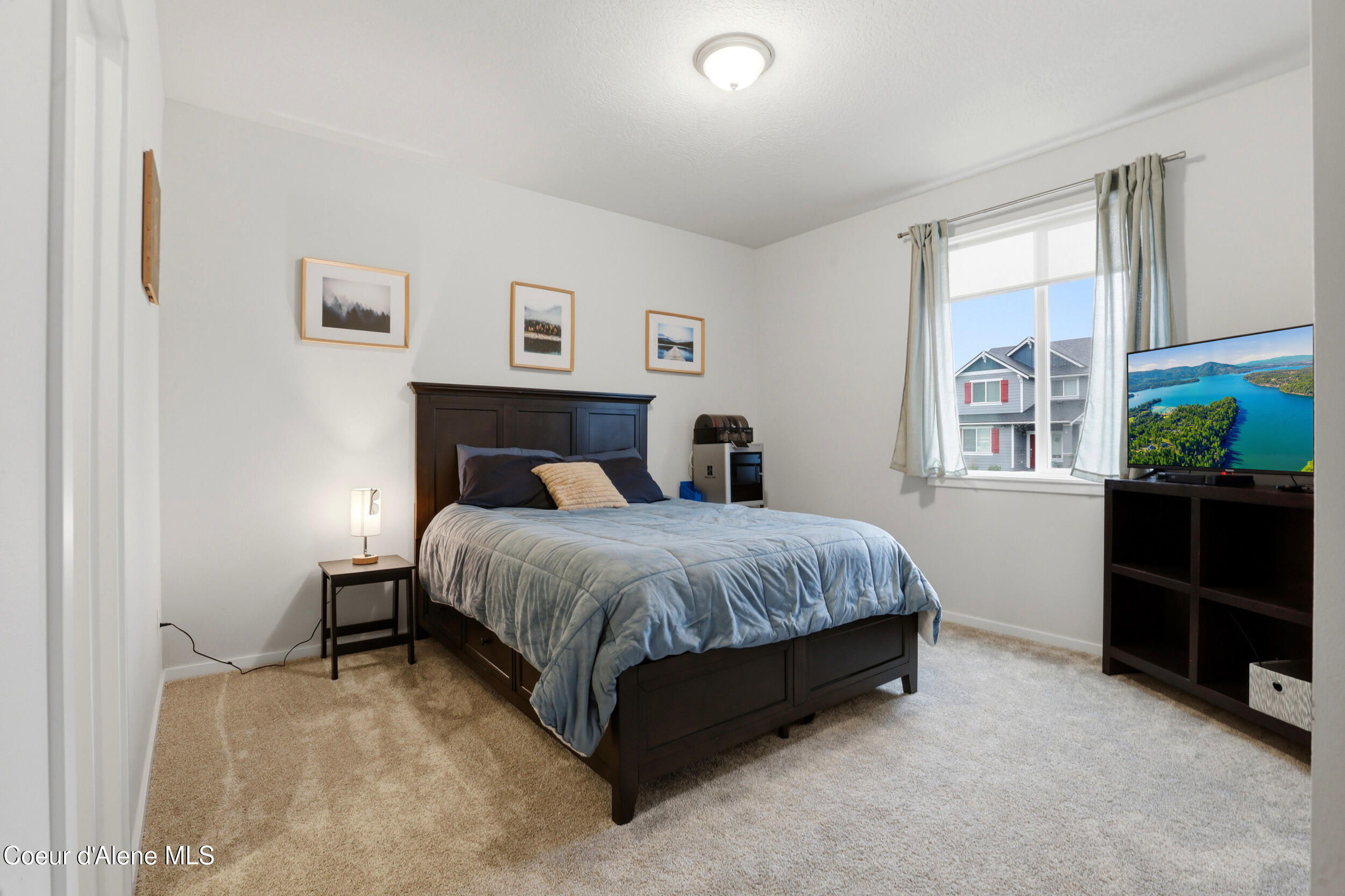 248 E Sandmyrtle AVE